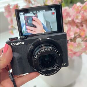 Canon G7x3 Black Compact Digital Camera with Flip Screen